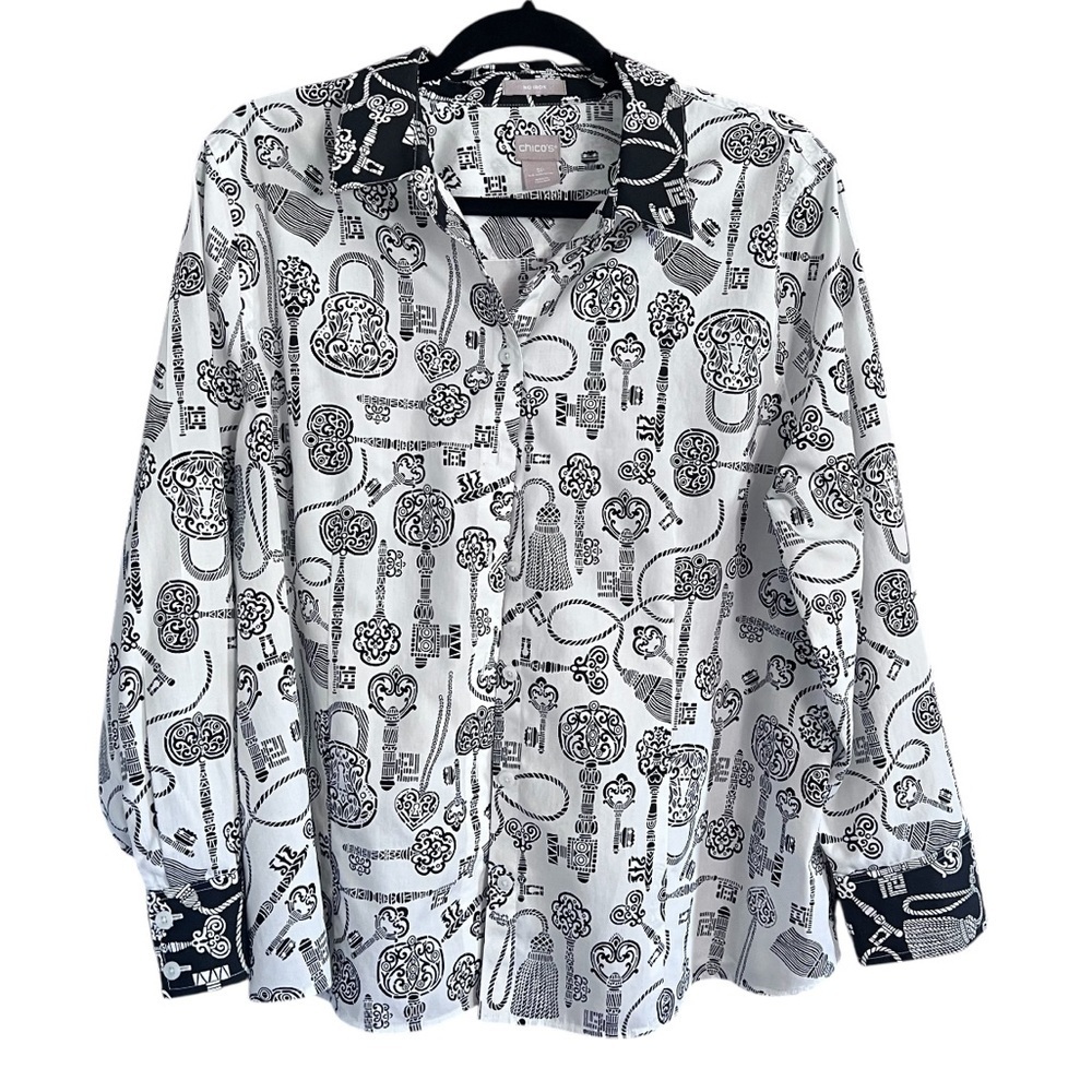 EUC Chicos No Iron Novelty Print (Keys and Locks) Button Up Size 16P